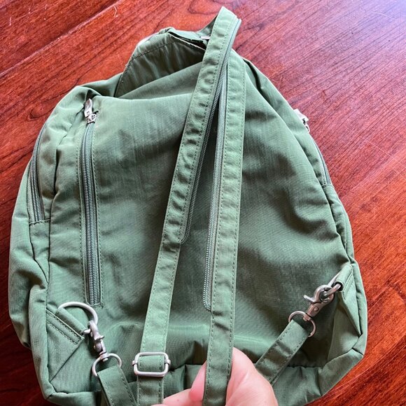Baggallini Excursion‎ Sling Green Pacsafe Anti-Theft Crossbody Backpack - Picture 2 of 7